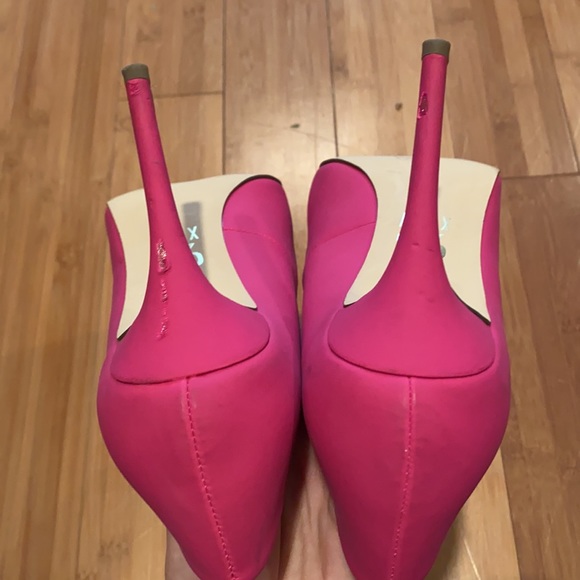 Hot Pink Pointed Toe Stiletto 🥵 - Picture 4 of 4